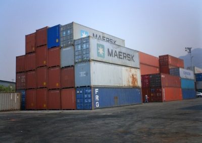 40 ft containers stack